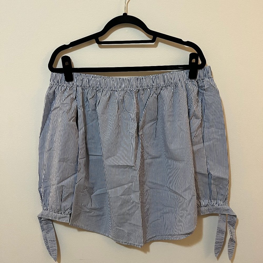 Abercrombie and Fitch Blue and White Stripe Off The Shoulder Top (Small)
